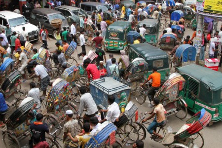 rikscha-traffic-dhaka-bangladesh-600x400