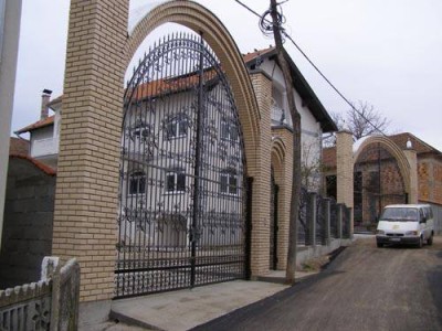 ta zo - prazni dvorci gastarbajtera u pomoravlju